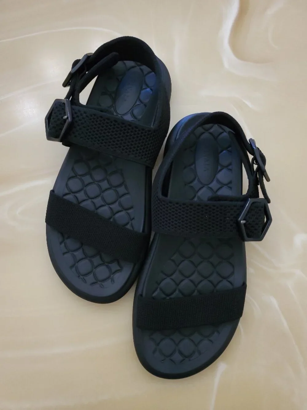 VIVAIA Isla AdaptAll Sling Footbed Sandal in Black Size 8 (39)